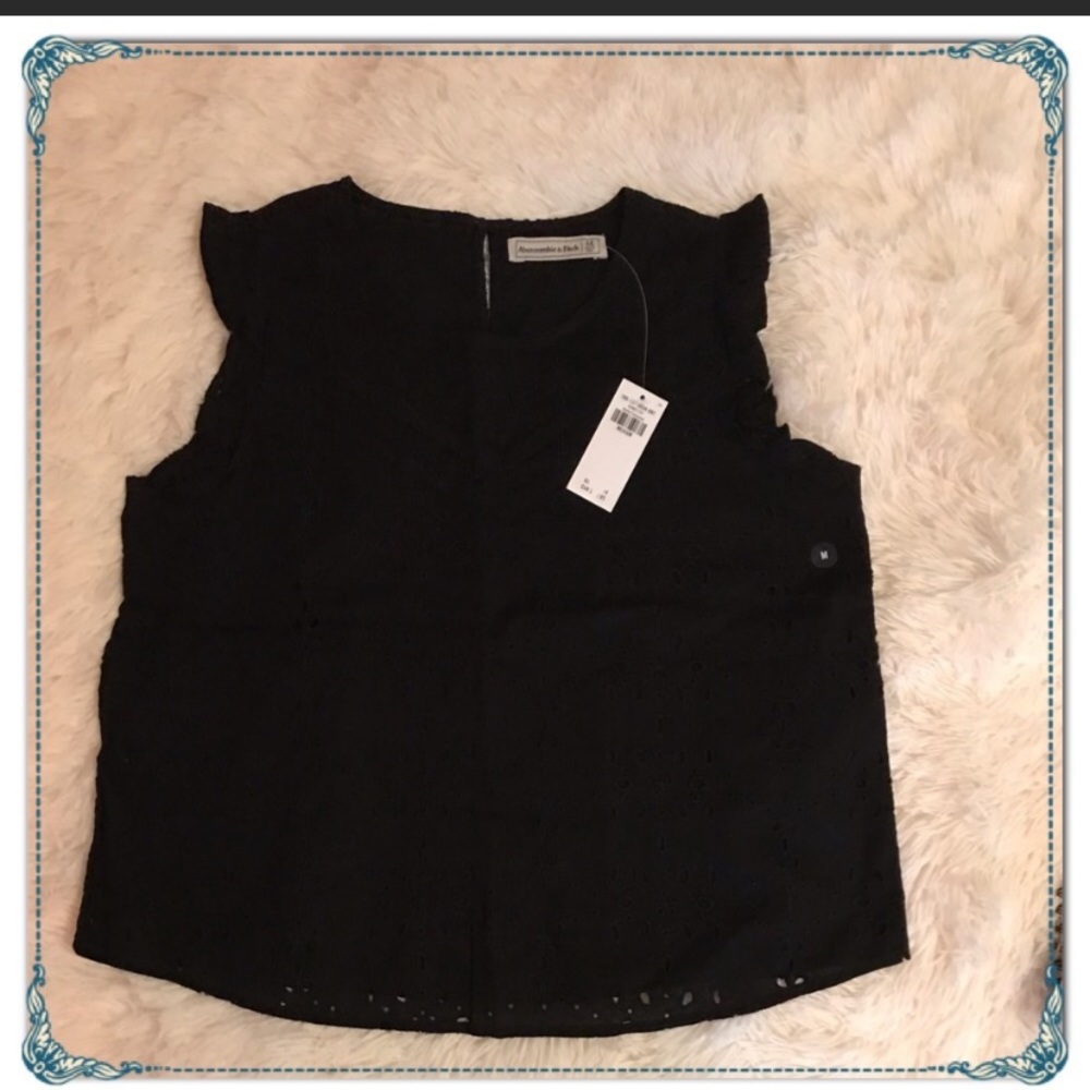 New Beautiful eyelet sleeveless